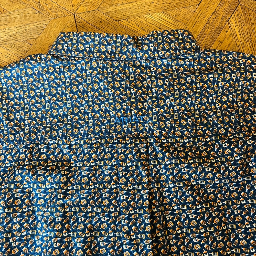 NWT Ariat Men's XL Patterned Button Down Shirt - Picture 10 of 10